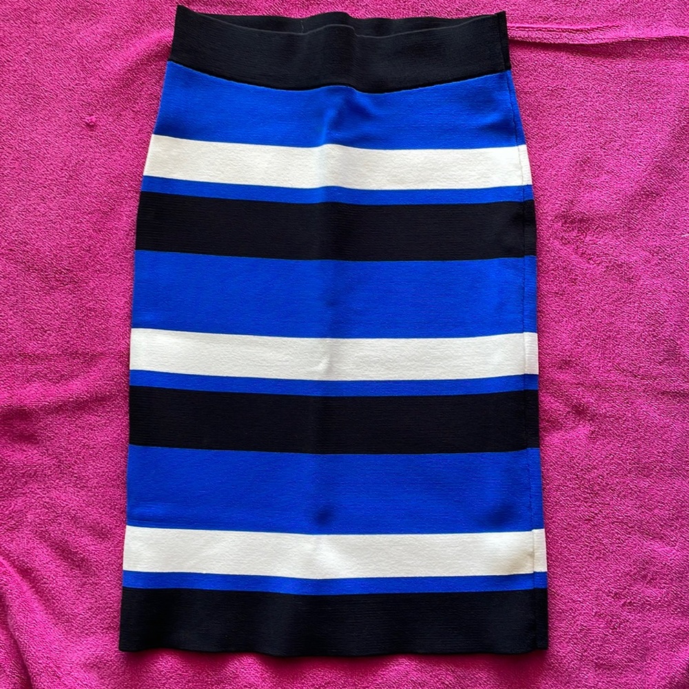 BCBG MAXAZRIA bandage skirt size small blue white black